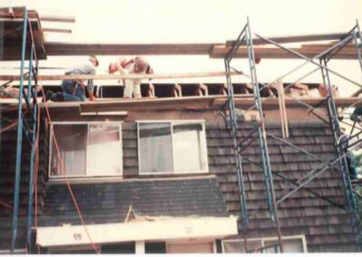 Workers on scafforlding